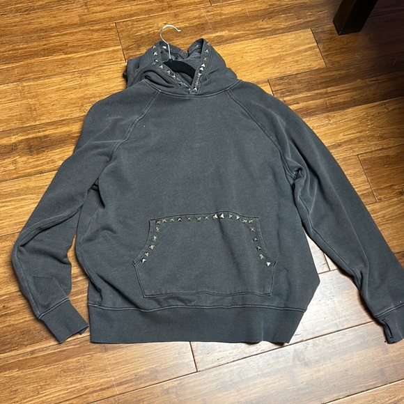 Crust punk hoodie with patch studs and thumb holes - Picture 2 of 4